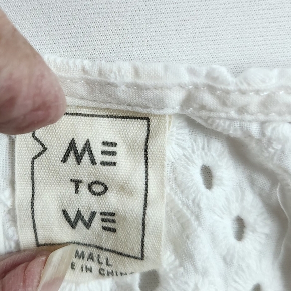 Me To We White Cotton Eyelet Shirt/Blouse Cropped. - Picture 3 of 8